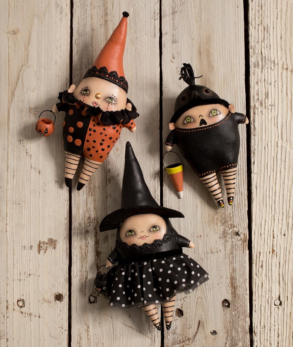 Delighted Desdemona Witch Ornament