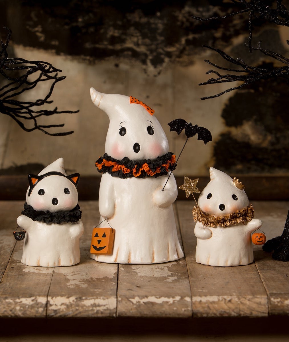 Boo Ghost Family Figurine Set