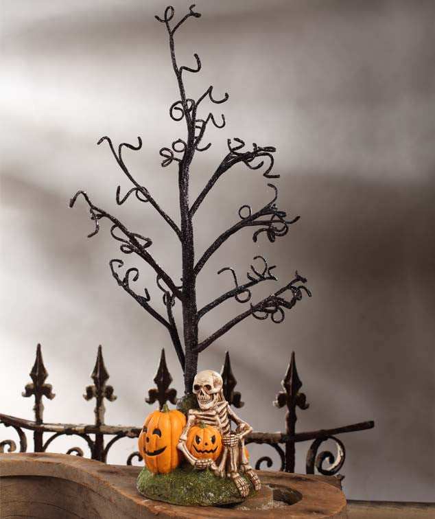 Haunted Halloween Tree with Skeleton